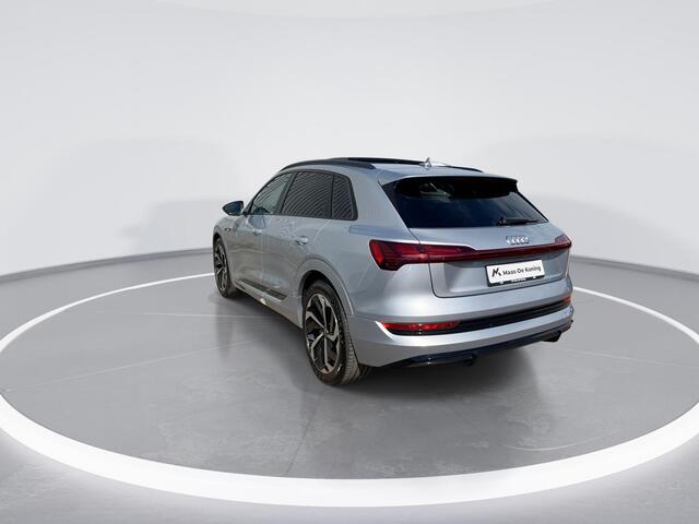 Audi e-tron 55 300kW/408PK S Line 95Kwh · Panoramadak · Leder/Alcantara · 360°Camera + Parkeersensoren