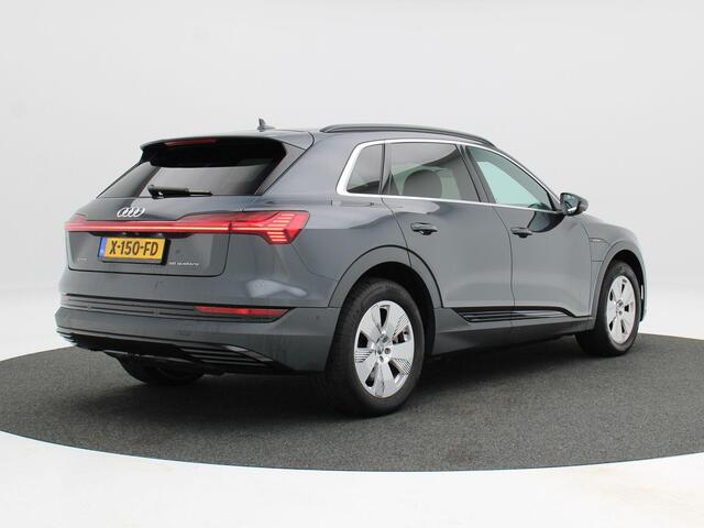 Audi e-tron 55 quattro Business edition 95 kWh 408 Pk | Camera | Stoelverwarming | Sportstoelen | Climatronic | Bluetooth | Navigatie | 19 Inch | 86.637 Km !!