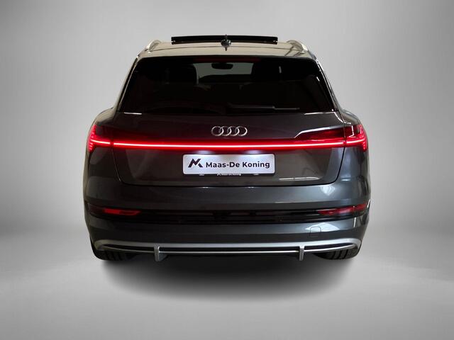 Audi e-tron 55 quattro S edition 95 kWh 300kW/408PK · Panoramadak · Luchtvering · Bang & Olufsen · 360 gr. Camera · Dodehoeksensor · Apple/Android Car Play · Drive select