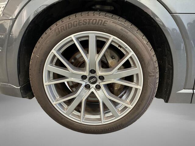 Audi e-tron 55 408pk Quattro S edition 95 kWh · SOH · 360 Camera · Apple/Android Car Play · Luchtvering · P-Sensoren · 21'' Inch ·