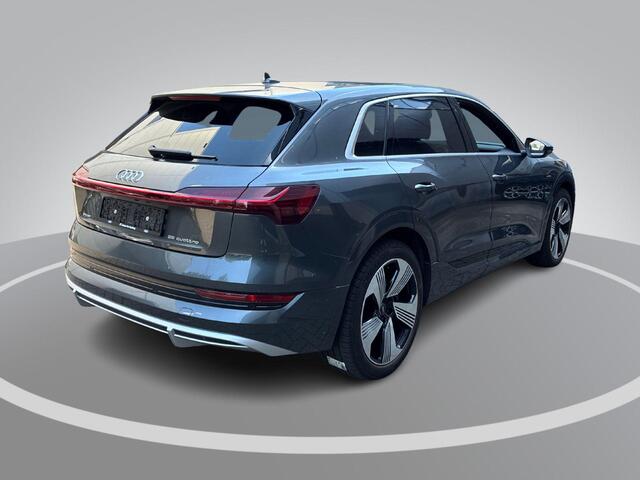 Audi e-tron 55 408pk Quattro S edition 95 kWh · Panoramadak · 360 Camera · B&O Audio · Stoelverwarming · Luchtvering · 21'' Inch ·