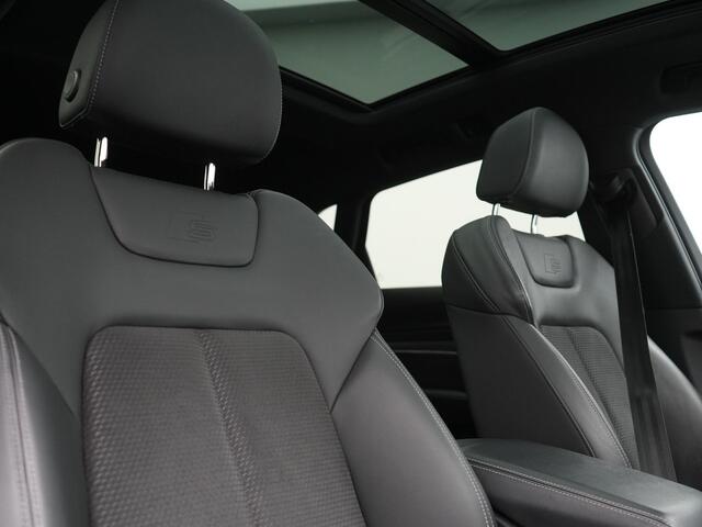 Audi e-tron 55 Quattro 2x S Line 95 kWh 408pk | Panodak | Luchtvering | Adaptive Cruise | 360 Camera | Matrix LED | Alcantara Sportstoelen Memory & Verwarmd | Apple Carplay | 22"L.M | Navigatie | DAB |