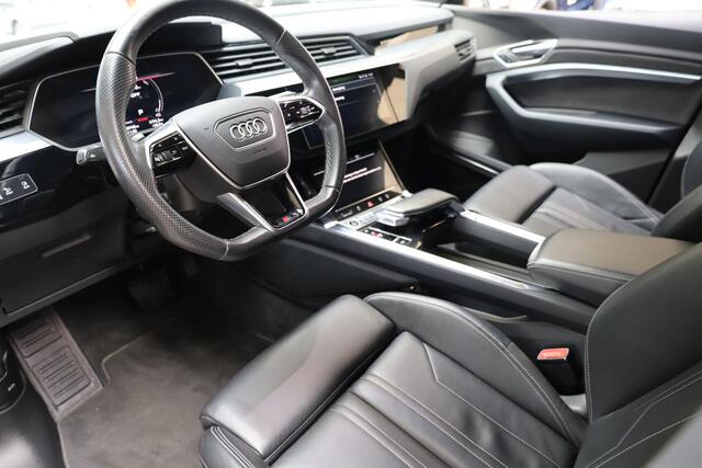 Audi e-tron 55 quattro S Edition 95 kWh PANO B&O TREKHAAK-AFN SPORTSTUUR LUCHTVERING VIRTUAL MEMORY 360-CAM ACC LEER DAB STOELVERW. CARPLAY 2XPDC 20''LMV