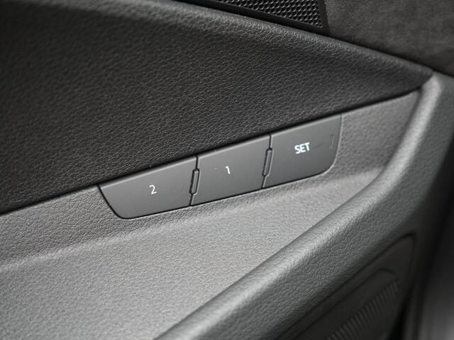 Audi e-tron E-Tron 50 Quattro S Line 71 kWh 313pk | Panodak | Luchtvering | Adaptive Cruise | Alcantara Sportstoelen Memory & Verwarmd | Apple Carplay | Navigatie | 20"L.M |