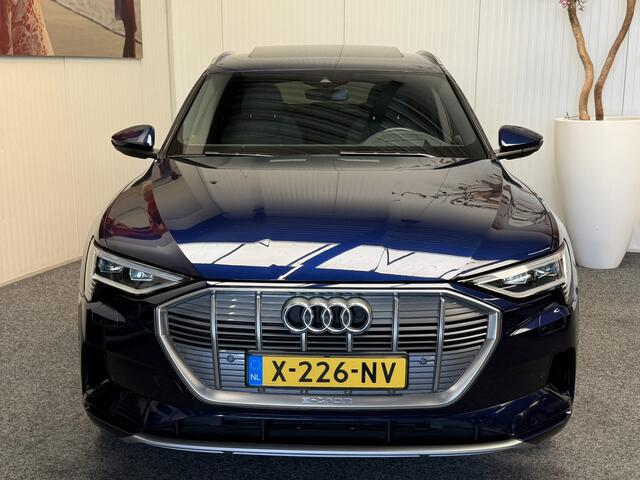 Audi e-tron SPORTBACK 50 QUATTRO BUSINESS EDITION PLUS 71 kWH NAVIGATIE CRUISE CONTROL HEAD-UP DISPLAY PANORAMA SCHUIF-KANTELDAK APPLE CARPLAY/ANDROID RIJSTROOKSENSOREN ACHTERUITRIJCAMERA AFN TREKHAAK ZEER MOOI !!