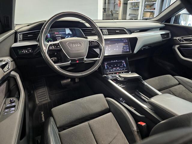 Audi e-tron 50 quattro Launch edition Black 71 kWh | Camera | S-Line | Panoramadak