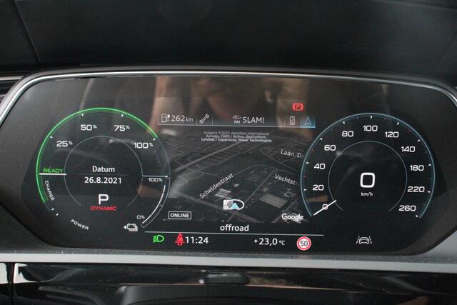 Audi e-tron e-tron 55 quattro advanced Pro Line Plus 408pk! | Navigatie | Climate Control | Electrisch bedienbare achterklep | Camera | Alcantara