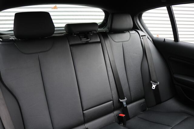 BMW 1-SERIE 118i M-Sportpakket Aut (94.384Km Orig NL Auto! NAP! Schuif/Kanteldak Sportleder Navi/Prof Full-Led Keyless 18InchLMV)