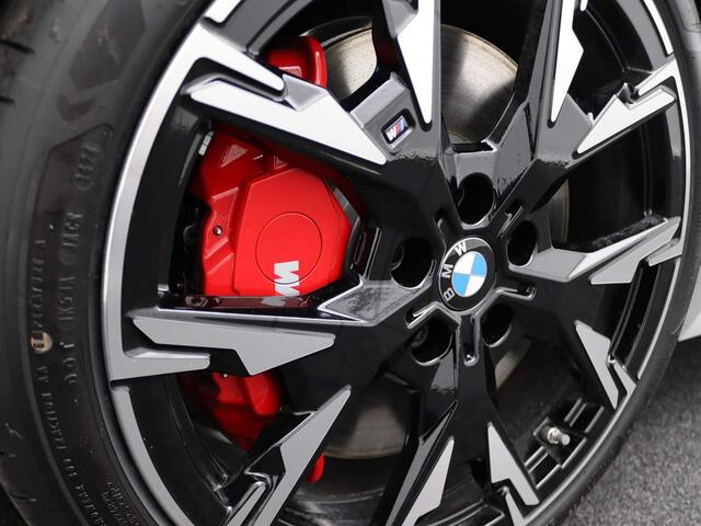 BMW 1-SERIE 120 M Sportpakket Pro | Premium Pack | Stuurwielrand Verwarmd | Panoramadak | Driving Assistant | Harman Kardon | 19''