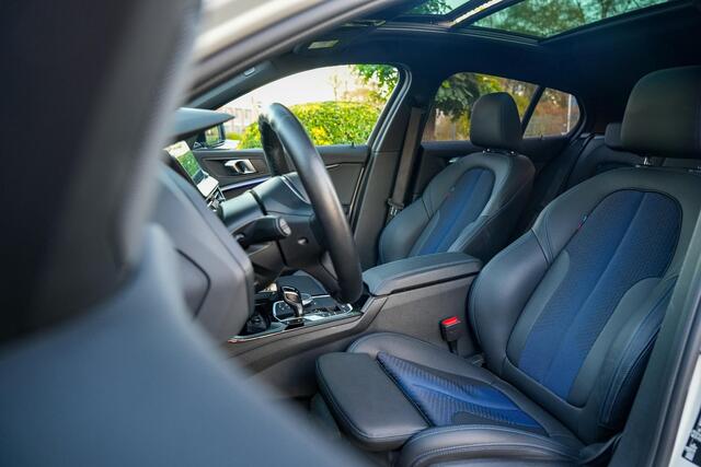BMW 1-SERIE 118i Introduction Edition M Pakket Panodak Leer DAB+ Navigatie Stoel Stuurverw.