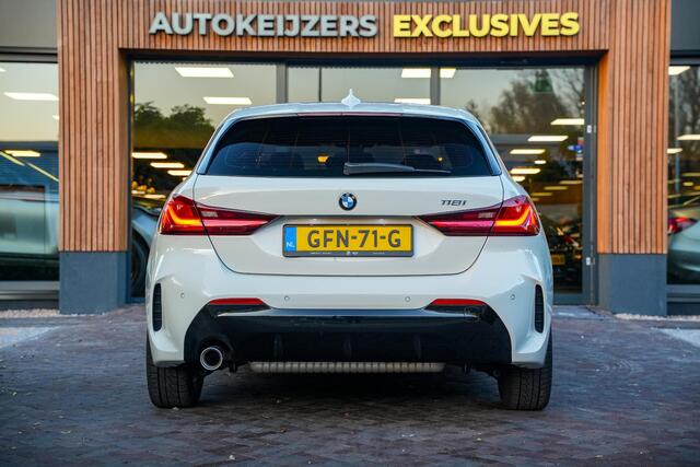 BMW 1-SERIE 118i Introduction Edition M Pakket Panodak Leer DAB+ Navigatie Stoel Stuurverw.