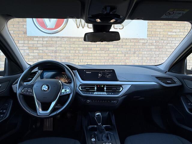 BMW 1-SERIE 118i Executive Edition | Clima | Camera | LM | LED | NAVI | PDC |