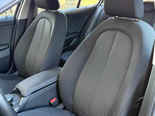 BMW 1-SERIE 118i Executive Edition | Clima | Camera | LM | LED | NAVI | PDC |