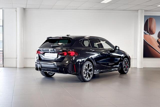 BMW 1-SERIE 120 M Sport Design Edition | Stoelverwarming | Comfort Access | Achteruitrijcamera | Trekhaak |