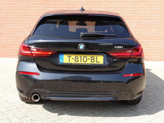 BMW 1-SERIE 118i Introduction Edition Automaat | Navigatie | Virtual Cockpit | Parkeersensoren | Ledverlichting | HiFi audio | Cruise Control | Climate Control | Getinte ramen