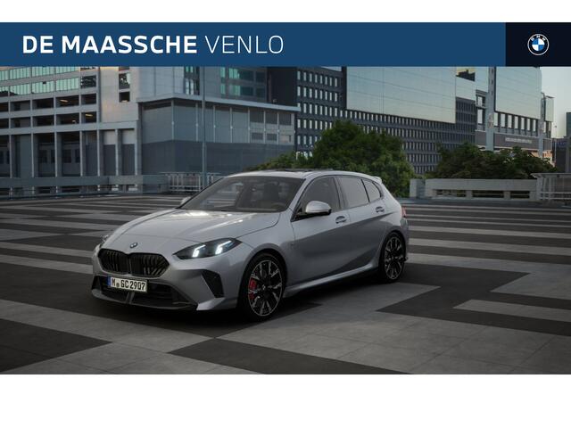 BMW 1-SERIE 120 M Sport Automaat / Panoramadak / Sportstoelen / Adaptieve LED / Comfort Access / Parking Assistant / M Adaptief onderstel / Harman-Kardon