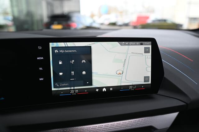 BMW 1-SERIE 120 M Sport Automaat / Panoramadak / Adaptieve LED / M Adaptief onderstel / Comfort Access / Parking Assistant / Stuurverwarming