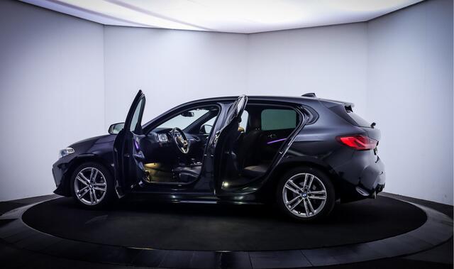 BMW 1-SERIE 118iA M-SPORT High Executive FULL LED | DIGIDASH | NAVI | CARPLAY | ADAPTIVE CRUISE | STOELVERW. | PDC V+A | LMV