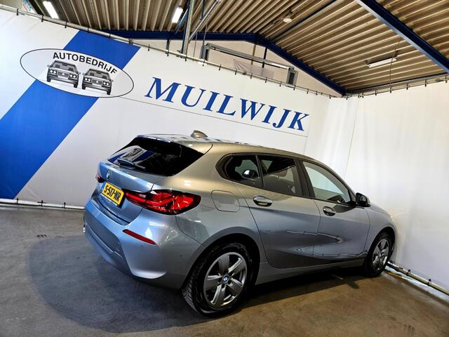 BMW 1-SERIE 118i Introduction Edition / Virtual / Sportstoelen / NL Auto