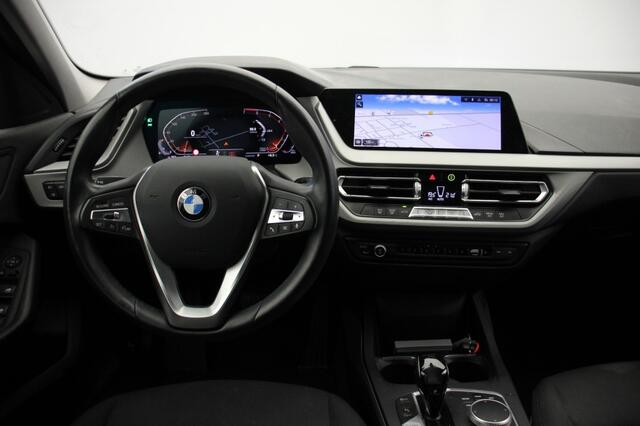 BMW 1-SERIE 118i Executive Edition Automaat - Carplay, Digitaal Cockpit