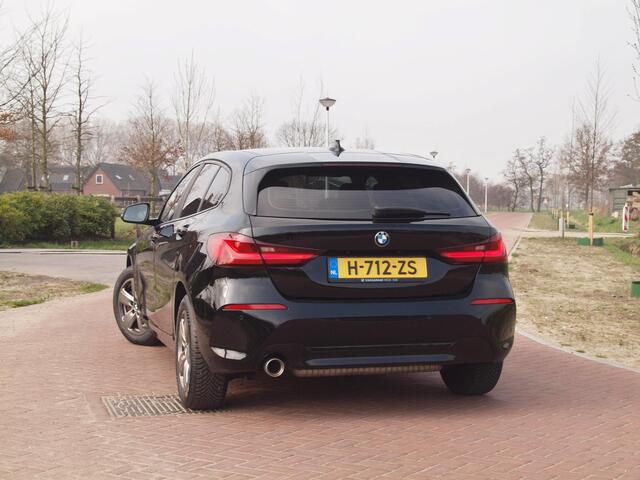 BMW 1-SERIE 118i Executive Edition | LED koplampen | Apple Carplay | Cruise Control | NL-Auto |