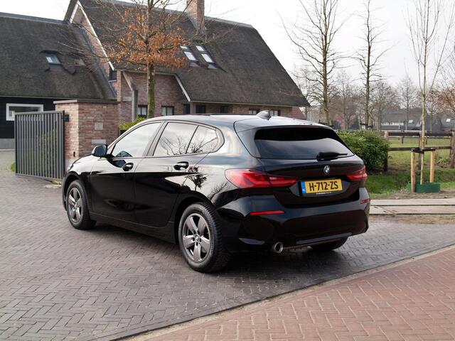 BMW 1-SERIE 118i Executive Edition | LED koplampen | Apple Carplay | Cruise Control | NL-Auto |