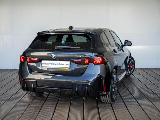 BMW 1-SERIE 120 | M Sportpakket Pro | Premium Pack | Verwarmd Stuurwiel | Comfort Access | Harman-Kardon | 18"