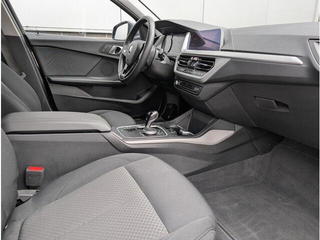BMW 1-SERIE 116i Business Edition | LED | Navigatie | DAB+ | Android Auto/ Carplay | 1e Eigenaar