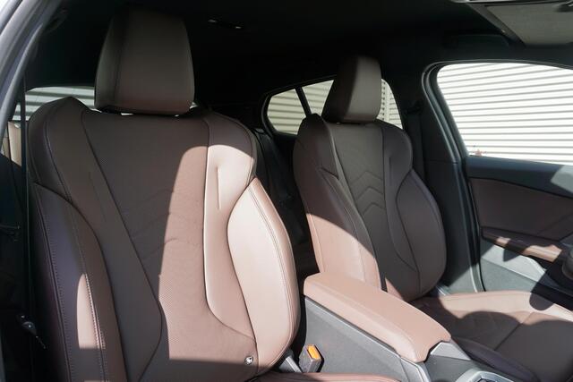 BMW 1-SERIE 5-deurs 120 M Sportpakket | Premium Pack | Harman-Kardon sound system | Parking Assistant