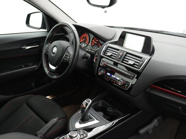 BMW 1-SERIE 120i 184PK Automaat 3Drs. Sport Executive / Airco-ecc. / Cruise-ctr. / Navigatie / Lm velgen / Trekhaak afn. / Apk feb-2026