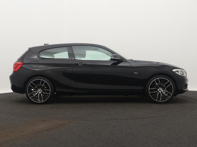 BMW 1-SERIE 120i 184PK Automaat 3Drs. Sport Executive / Airco-ecc. / Cruise-ctr. / Navigatie / Lm velgen / Trekhaak afn. / Apk feb-2026