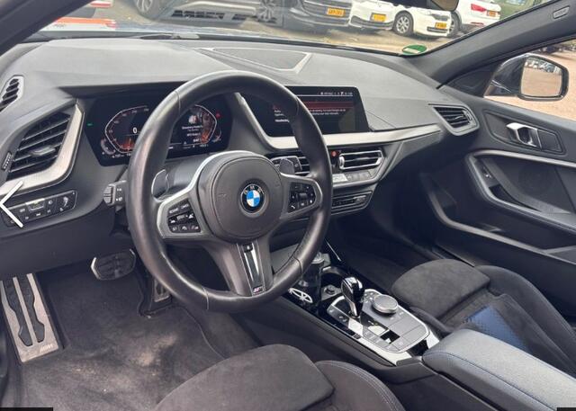 BMW 1-SERIE 120i M-Sport Pano Premium Comfort