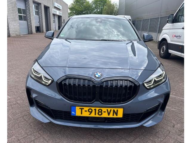 BMW 1-SERIE 120i M-Sport Pano Premium Comfort