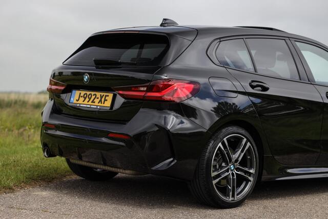 BMW 1-SERIE 118i Aut-7 M-Sport ? Pano ? LED ? Sfeer