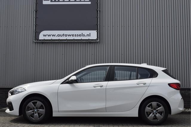 BMW 1-SERIE 116i Business Edition Automaat, Carplay, LED, PDC v+a