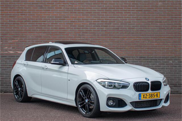 BMW 1-SERIE 118i Executive, M Sport, Origineel NL, Schuifdak, Carplay, Leder, Stoelverwarming, Trekhaak, DAB+, Keyless.