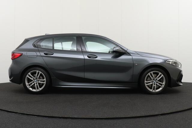 BMW 1-SERIE 120i 2.0 179 PK Aut. M-Sport Leder-Sportstoelen 17 'LMV Trekhaak
