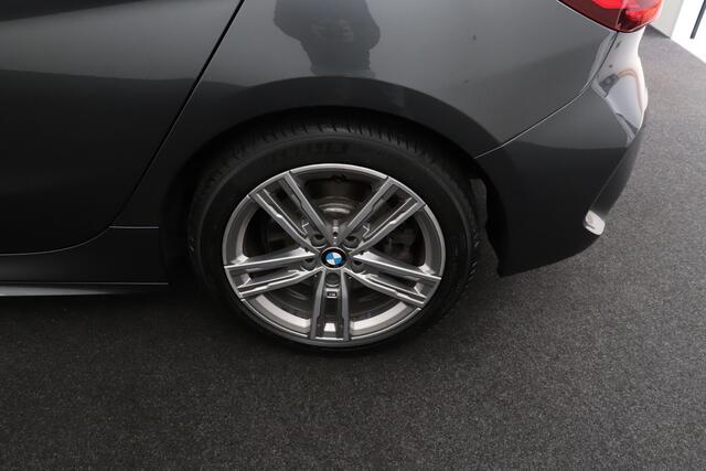 BMW 1-SERIE 120i 2.0 179 PK Aut. M-Sport Leder-Sportstoelen 17 'LMV Trekhaak