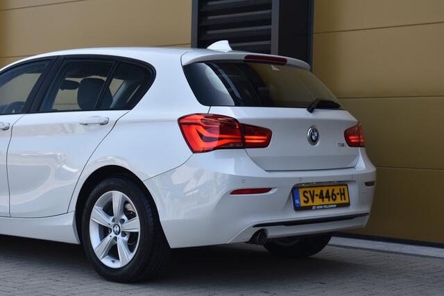 BMW 1-SERIE 118i Executive * Sportline * LED * Trekhaak * Sportstoelen *
