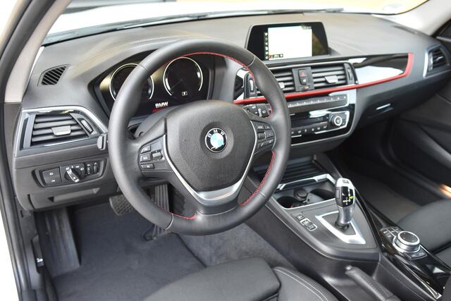 BMW 1-SERIE 118i Executive * Sportline * LED * Trekhaak * Sportstoelen *