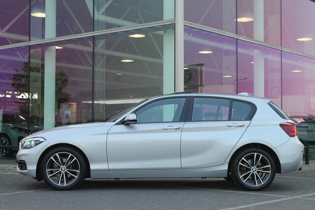 BMW 1-SERIE 118i Executive Automaat / Schuif-kanteldak / Sportstoelen / Multifunctioneel stuurwiel / PDC / LED / Cruise Control
