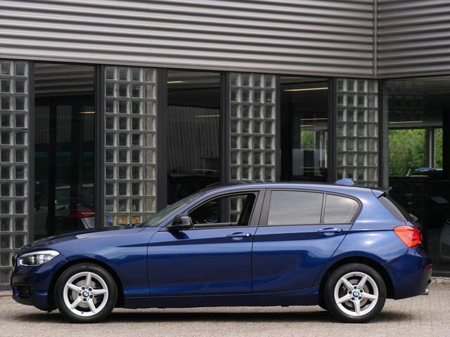 BMW 1-SERIE 5D 118i HIGH EXECUTIVE/ LEER/ NAVI/ PDC V+A