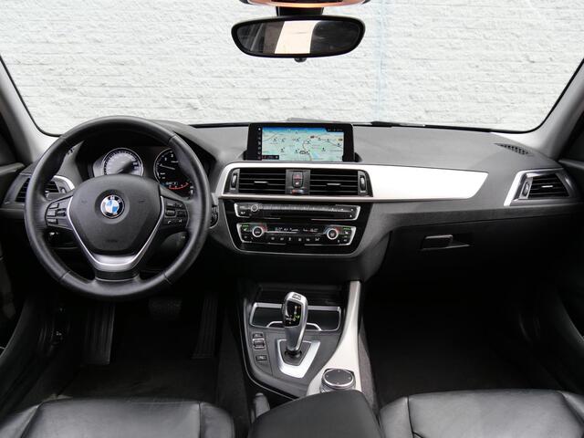 BMW 1-SERIE 5D 118i HIGH EXECUTIVE/ LEER/ NAVI/ PDC V+A