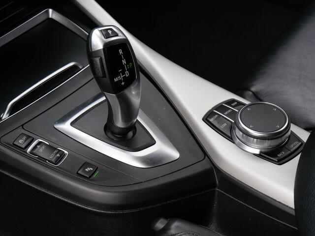 BMW 1-SERIE 5D 118i HIGH EXECUTIVE/ LEER/ NAVI/ PDC V+A