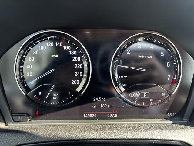 BMW 1-SERIE 120i High Executive M-Sport Schuifkanteldak Leder Automaat Apple carplay LED 18 Inch