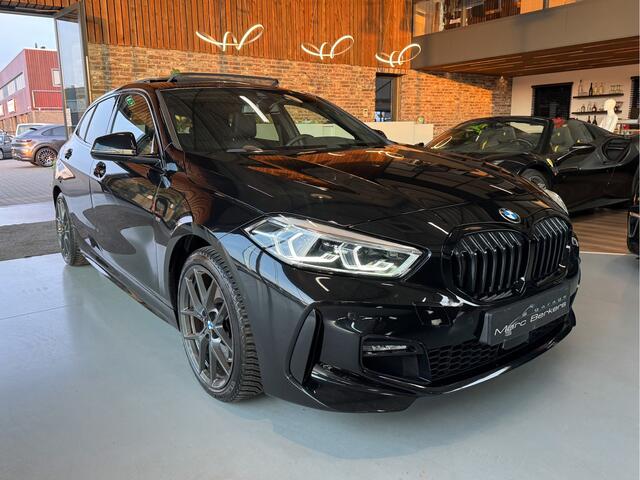 BMW 1-SERIE 120i M-Sport, Leder, Glasdak, Cam, Black, HUD, FULL OPTIONS