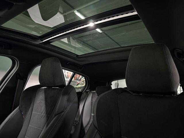 BMW 1-SERIE 120 | M-Sport Pro | Innovation Pack | Driving Assistant | Harman/Kardon | Panoramadak | Comfort Access