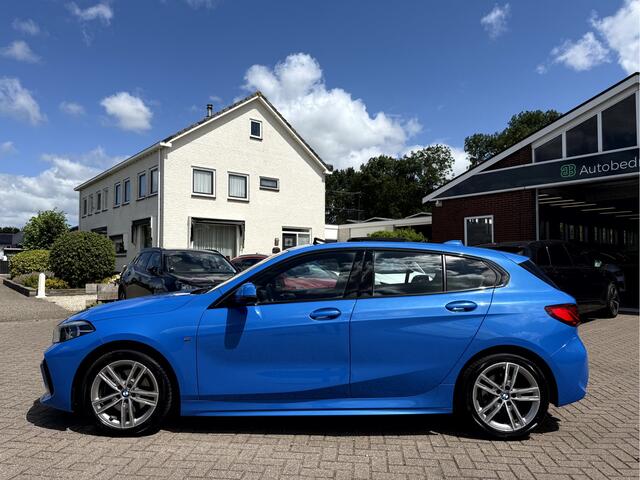 BMW 1-SERIE 118i Executive M-Sport Panoramadak, 17'Lmv, Stoel/Stuur Verwarming
