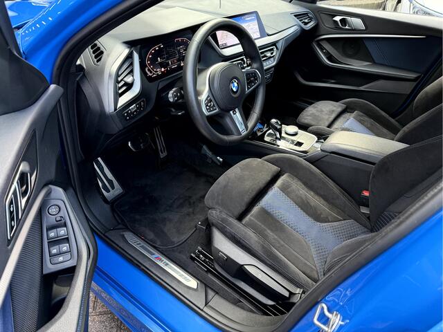 BMW 1-SERIE 118i Executive M-Sport Panoramadak, 17'Lmv, Stoel/Stuur Verwarming