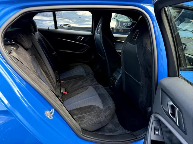 BMW 1-SERIE 118i Executive M-Sport Panoramadak, 17'Lmv, Stoel/Stuur Verwarming